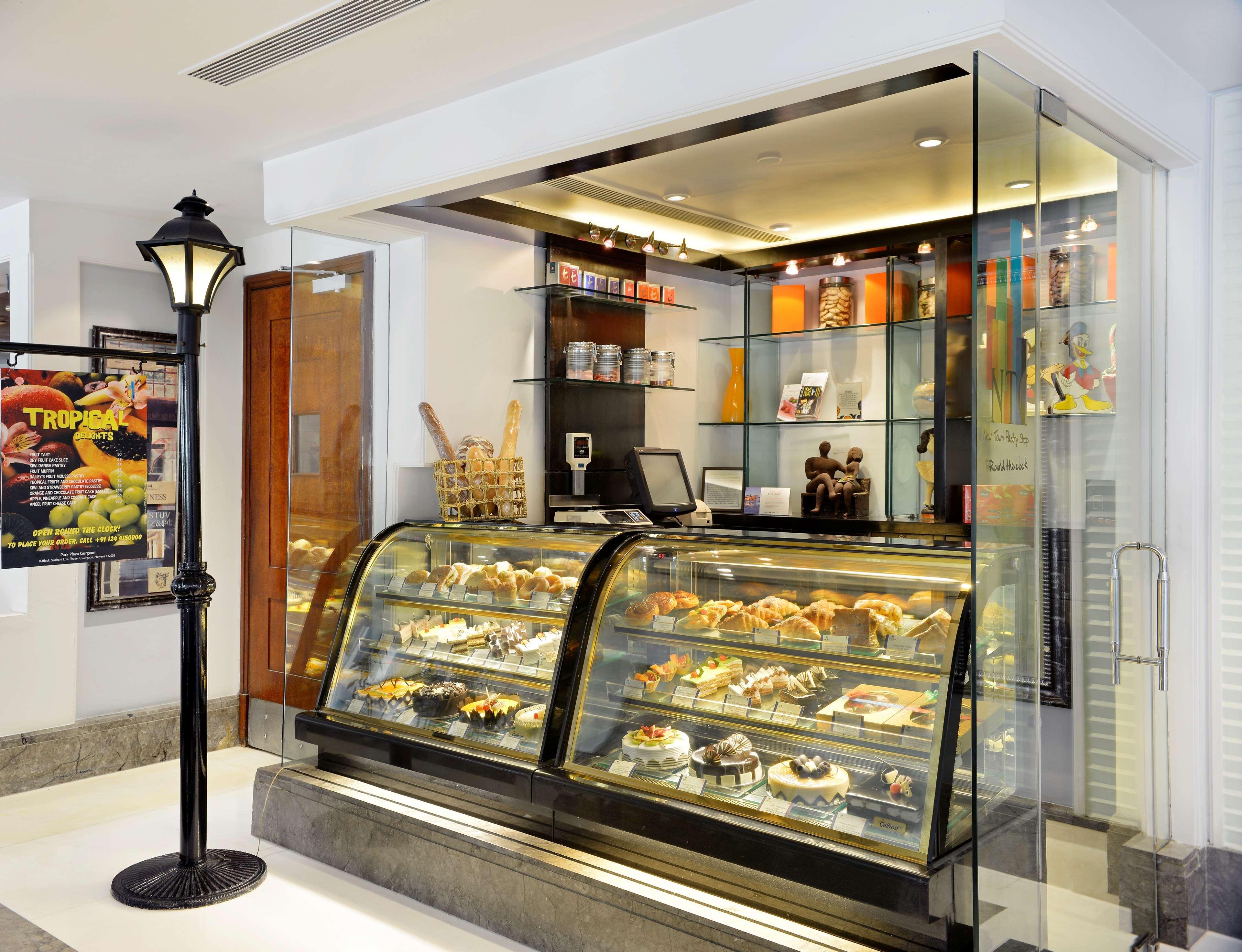 Park Plaza Gurgaon Ξενοδοχείο Εστιατόριο φωτογραφία A pastry shop in India