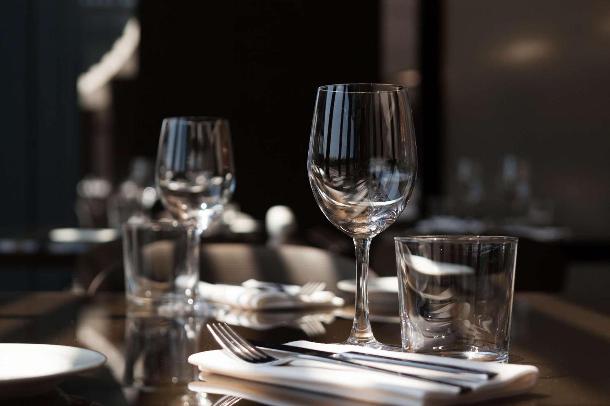 Park Plaza Gurgaon Ξενοδοχείο Εξωτερικό φωτογραφία A table set for dinner