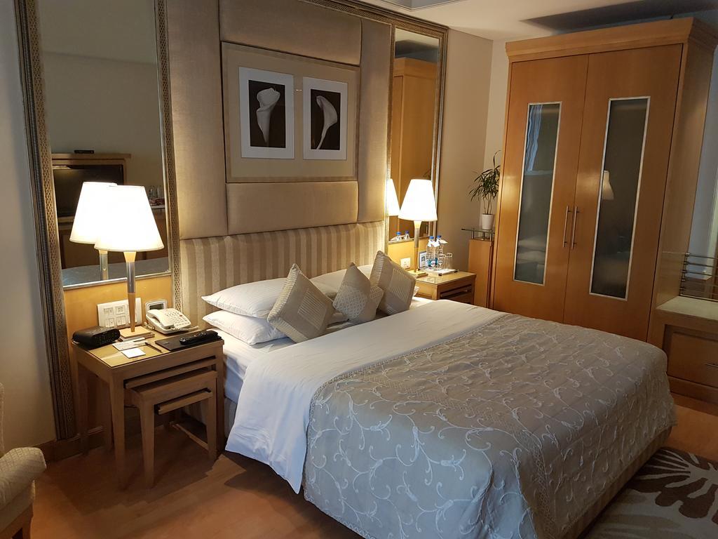 Park Plaza Gurgaon Ξενοδοχείο Εξωτερικό φωτογραφία A bedroom at the hotel